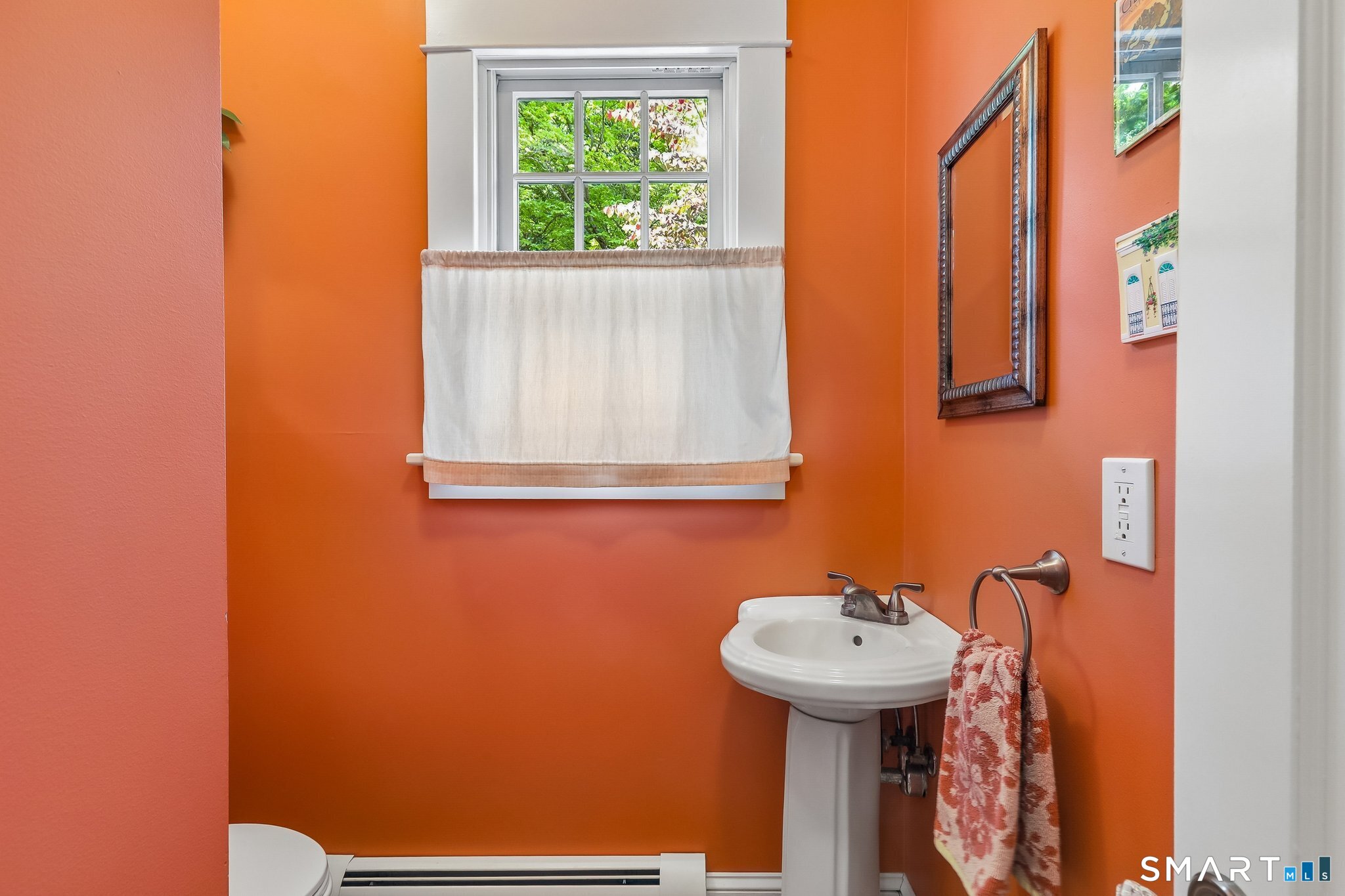 17 Ridge Road Danbury, CT 06810 - Photo 15 of 35 Main level powder room