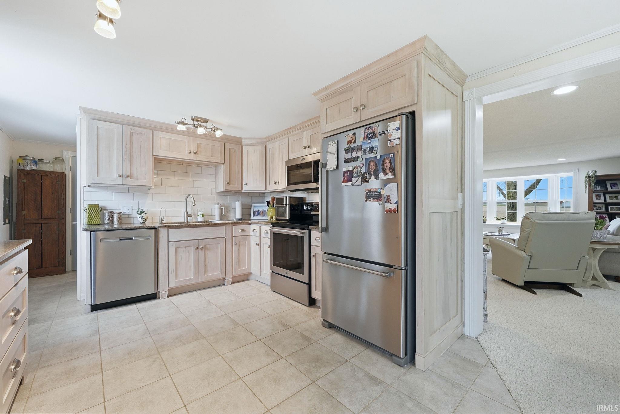 11708 North Ogden Road North Manchester, IN 46962 - Photo 8 of 36