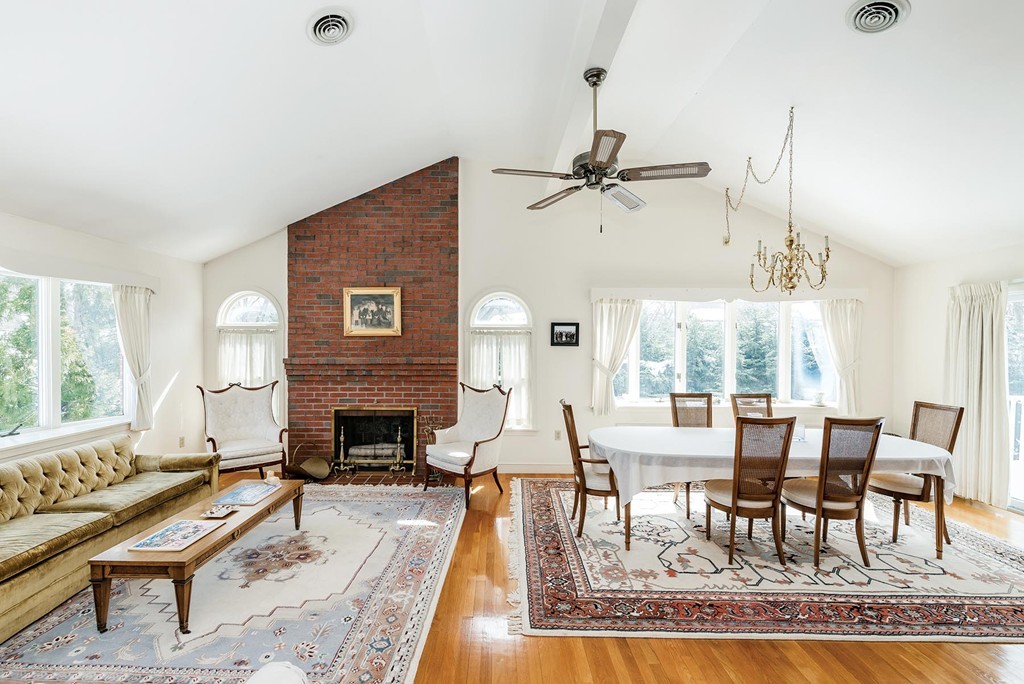 123 Woodcliff Road Brookline, MA 02467 - Photo 3 of 14