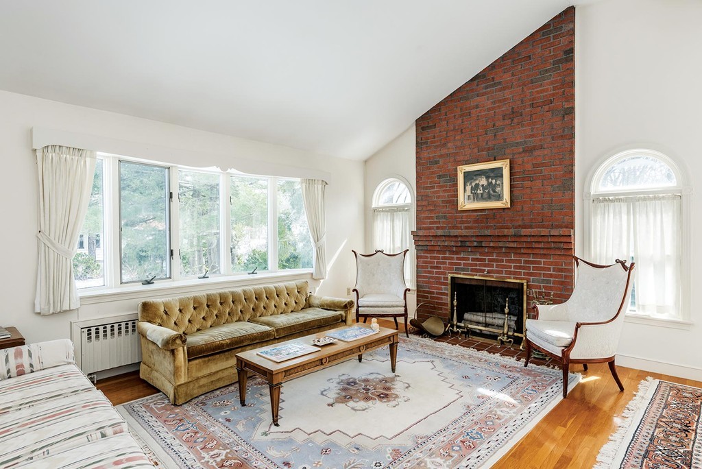 123 Woodcliff Road Brookline, MA 02467 - Photo 4 of 14