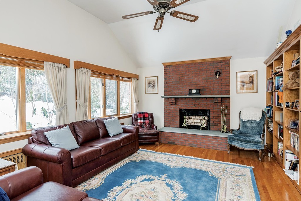 123 Woodcliff Road Brookline, MA 02467 - Photo 9 of 14