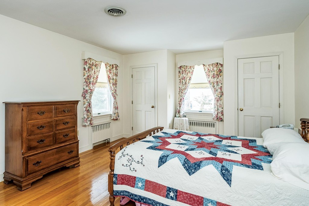123 Woodcliff Road Brookline, MA 02467 - Photo 10 of 14