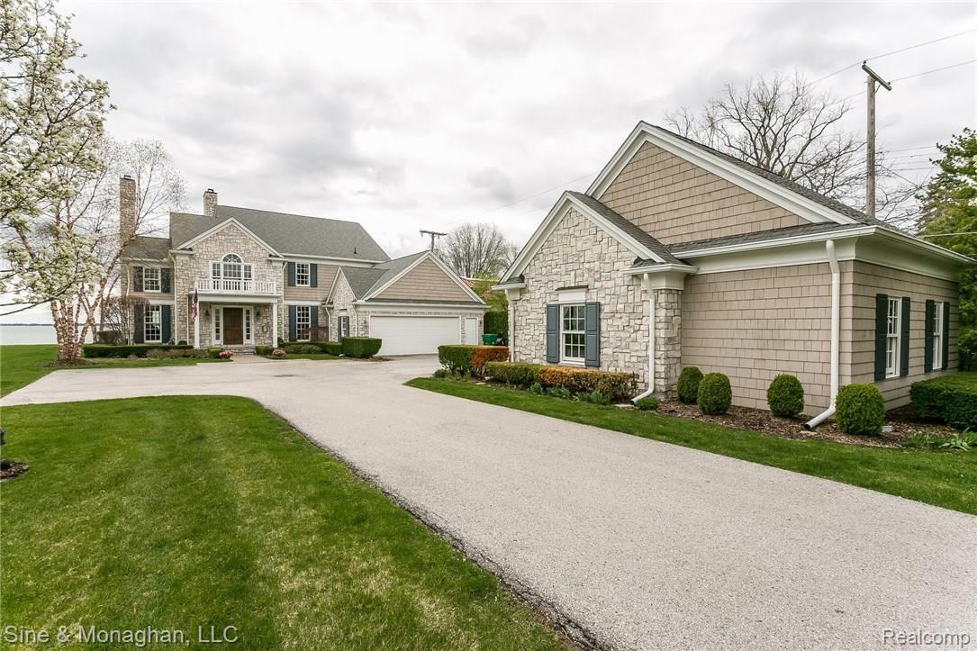 747 Whittier Road Grosse Pointe, MI 48230 - Photo 5 of 96 005-Front_View-4039491-medium.jpg
