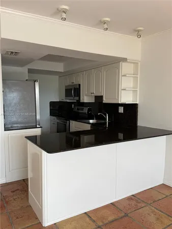 $745,000 | 555 Crandon Boulevard, Unit 43, Key Biscayne, FL 33149