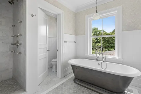 $15,250,000 | 53 Matthews Lane, Bridgehampton, NY 11932