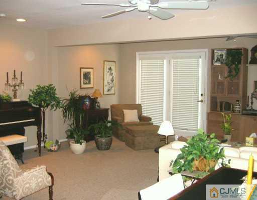 26 Rainford Road Edison, NJ 08820 - Photo 2 of 8 Gallery Image 2