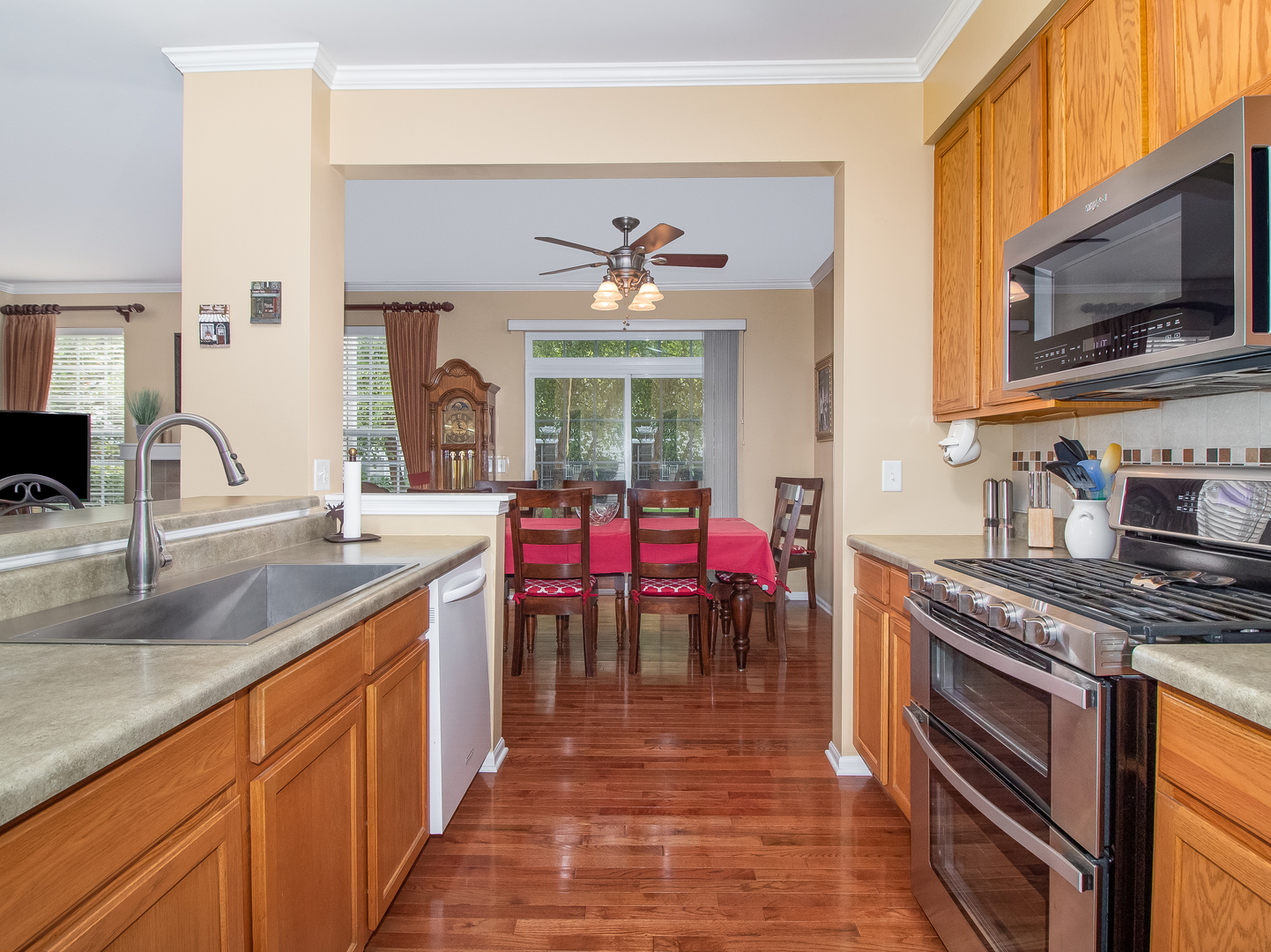1935 West Cobblestone Road Romeoville, IL 60446 - Photo 8 of 27 Gallery Image 8