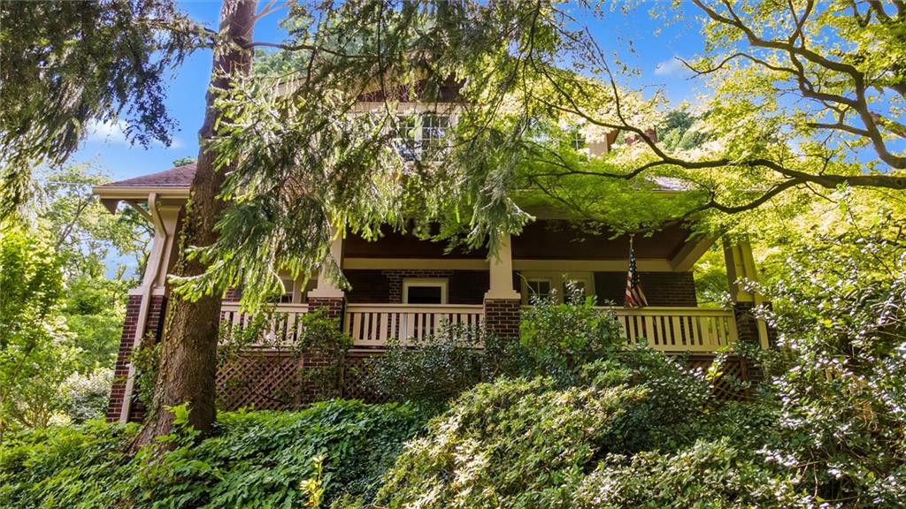 227 Woodside Road Pittsburgh, PA 15221 - Photo 2 of 25 Gallery Image 2