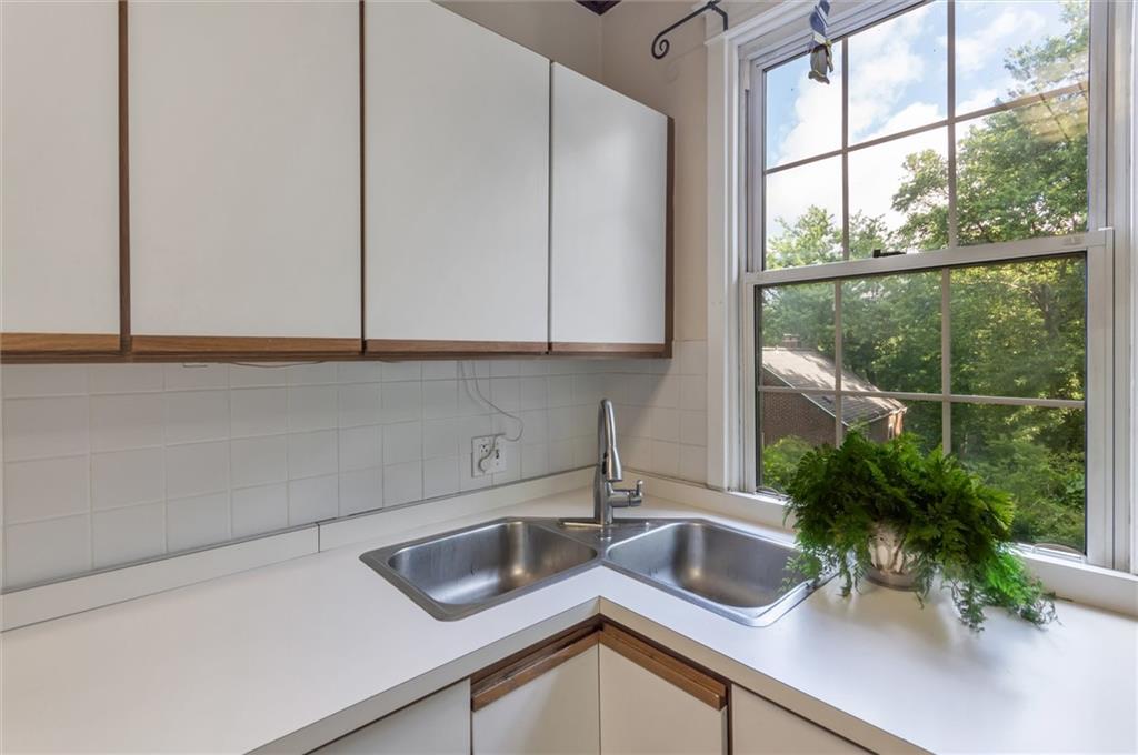 227 Woodside Road Pittsburgh, PA 15221 - Photo 11 of 25 Gallery Image 11