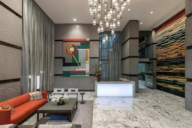 $2,350,000 | 117 East 57th Street, Unit 35H | Midtown East