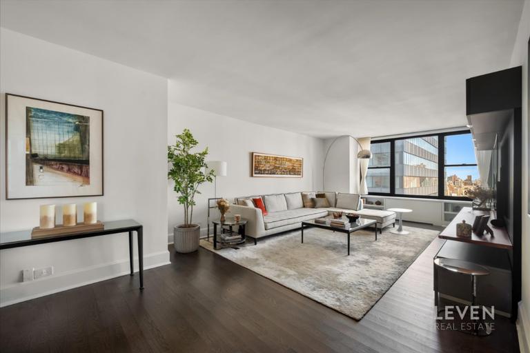 117 East 57th Street, Unit 35H Manhattan, NY 10022 - Photo 1 of 17 Photo 1