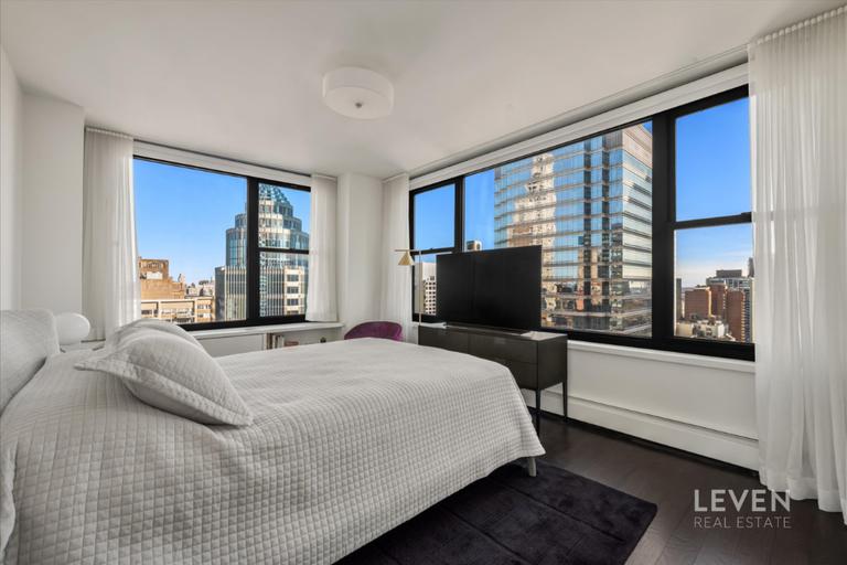 117 East 57th Street, Unit 35H Manhattan, NY 10022 - Photo 7 of 17 Photo 7