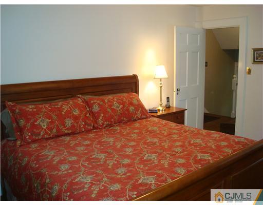 293 Franklin Road North Brunswick, NJ 08902 - Photo 11 of 25 Gallery Image 11