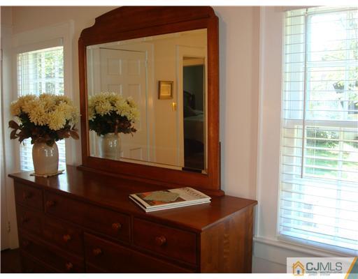 293 Franklin Road North Brunswick, NJ 08902 - Photo 12 of 25 Gallery Image 12