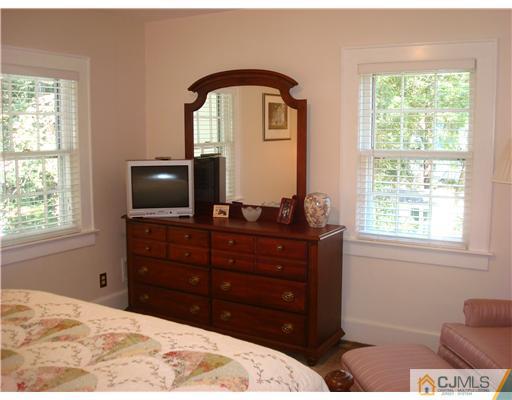 293 Franklin Road North Brunswick, NJ 08902 - Photo 17 of 25 Gallery Image 17