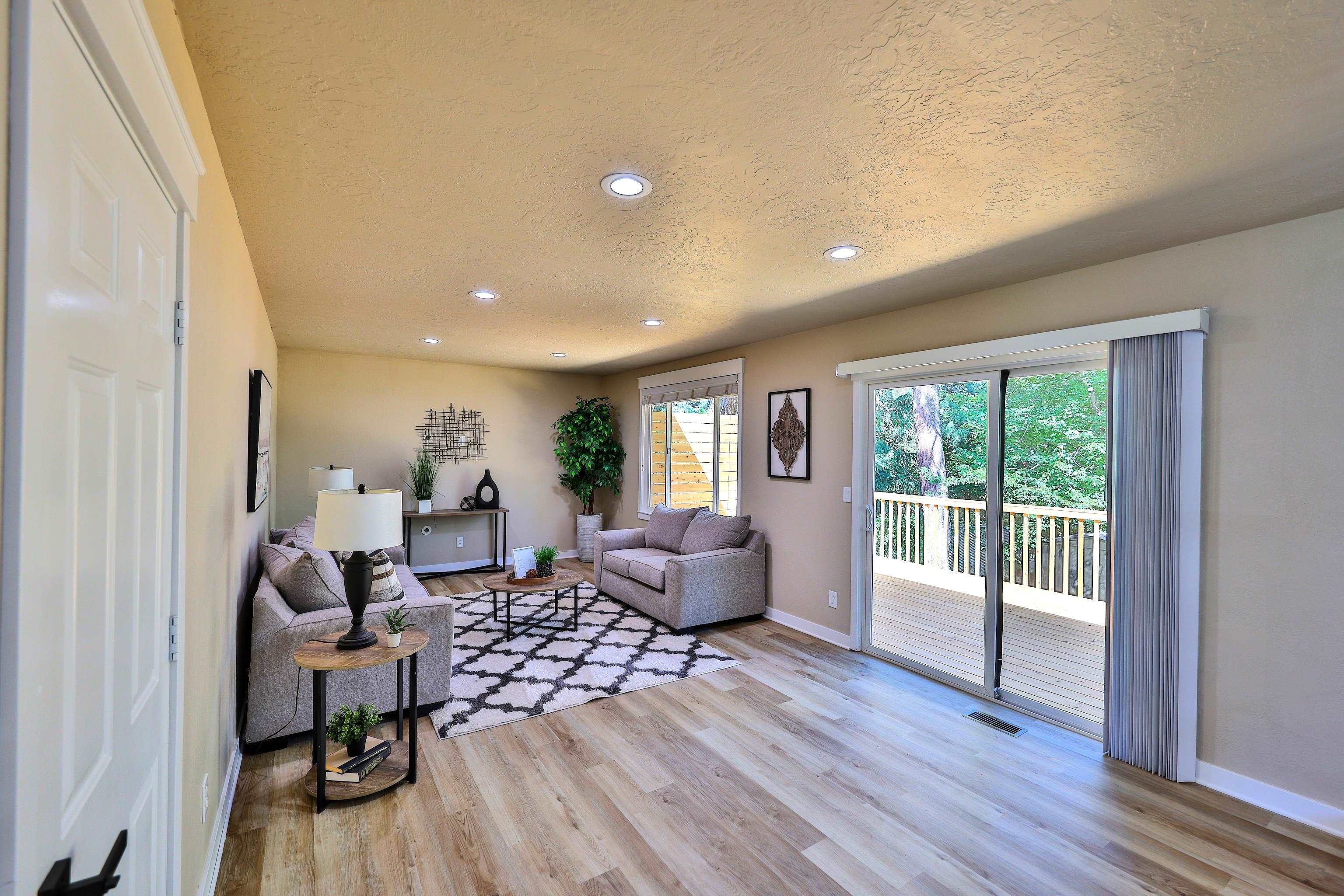 4725 South Bates Road Spokane, WA 99206 - Photo 10 of 48