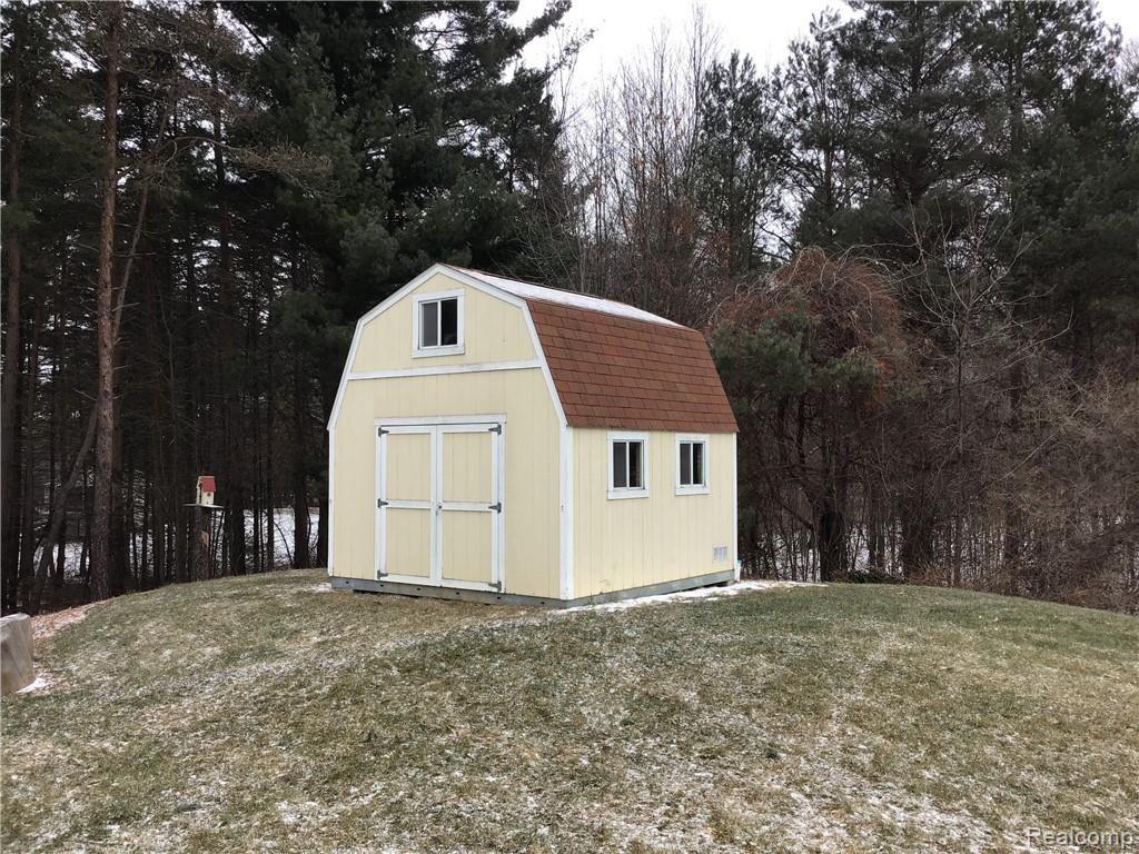 4820 Davison Road Lapeer, MI 48446 - Photo 22 of 23 IMG_0898(1).jpg