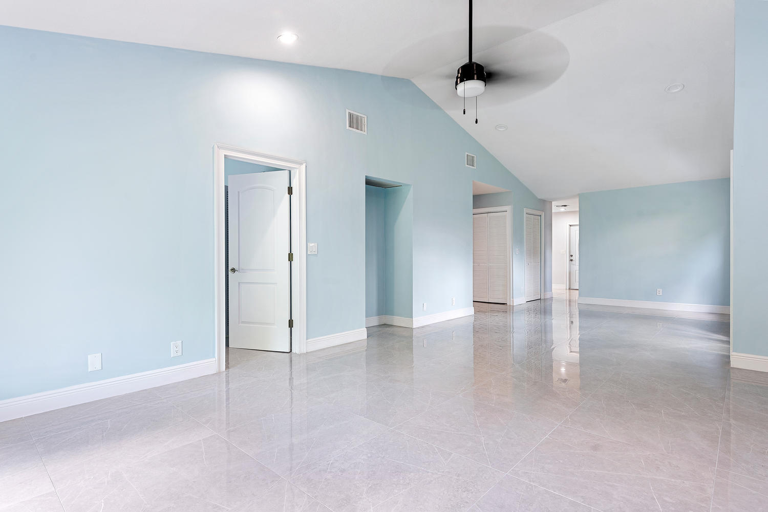 9767 Erica Court Boca Raton, FL 33496 - Photo 12 of 24 9767 Erica Ct-large-009-010-Justin Lawre