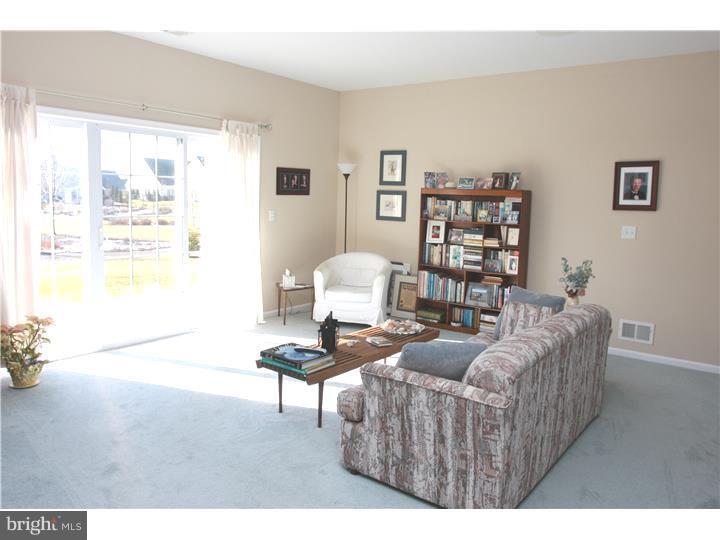 122 Whitall Road Glassboro, NJ 08028 - Photo 4 of 10 Living Room