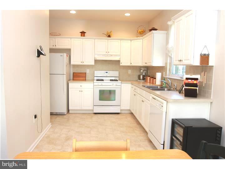 122 Whitall Road Glassboro, NJ 08028 - Photo 7 of 10 Kitchen