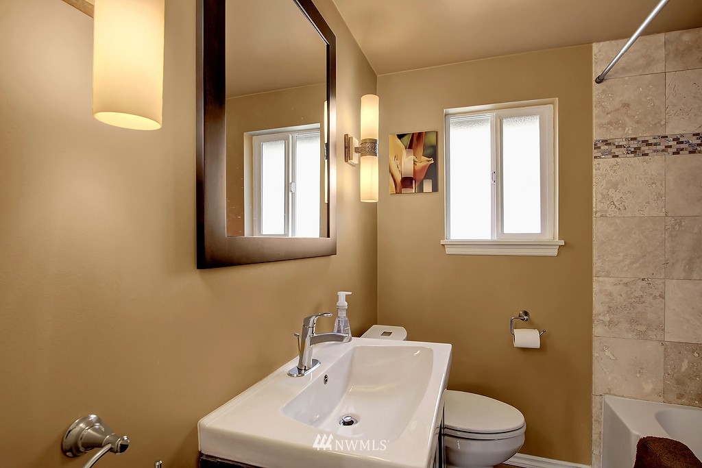 4150 Southwest Ida Street Seattle, WA 98136 - Photo 16 of 20 Gallery Image 16
