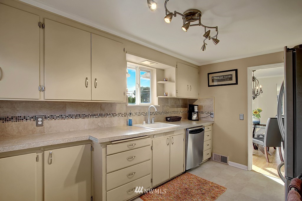 4150 Southwest Ida Street Seattle, WA 98136 - Photo 9 of 20 Gallery Image 9