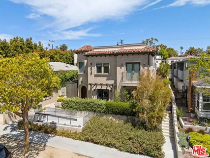 $1,988,000 | 943 16th Street, Unit 4, Santa Monica, CA 90403