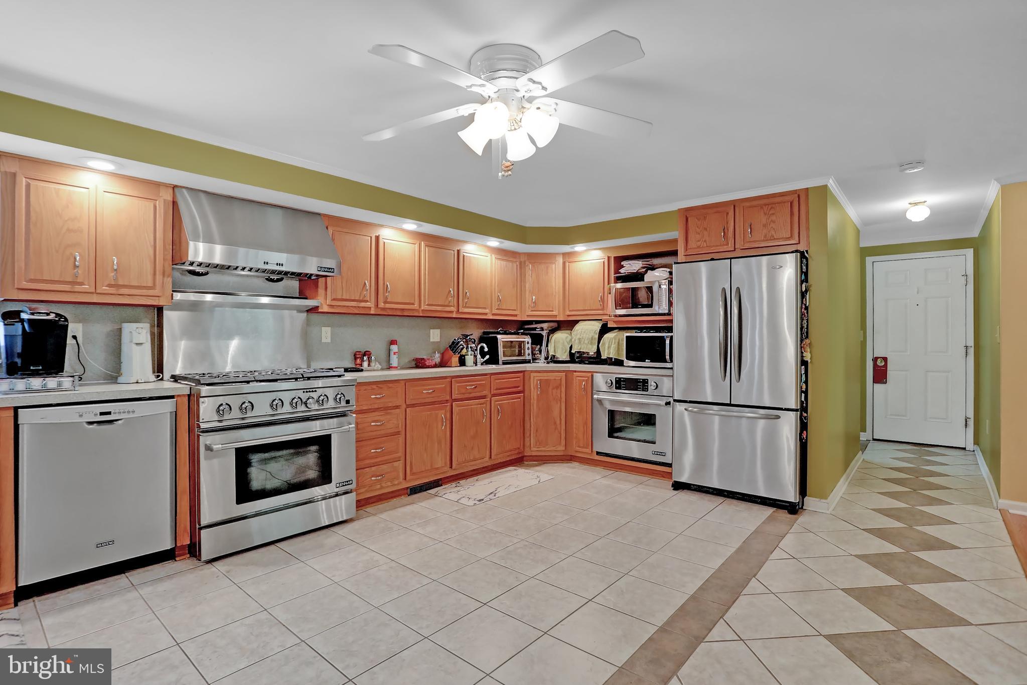 2205 Holly Neck Road Baltimore, MD 21221 - Photo 8 of 72 Main Kitchen