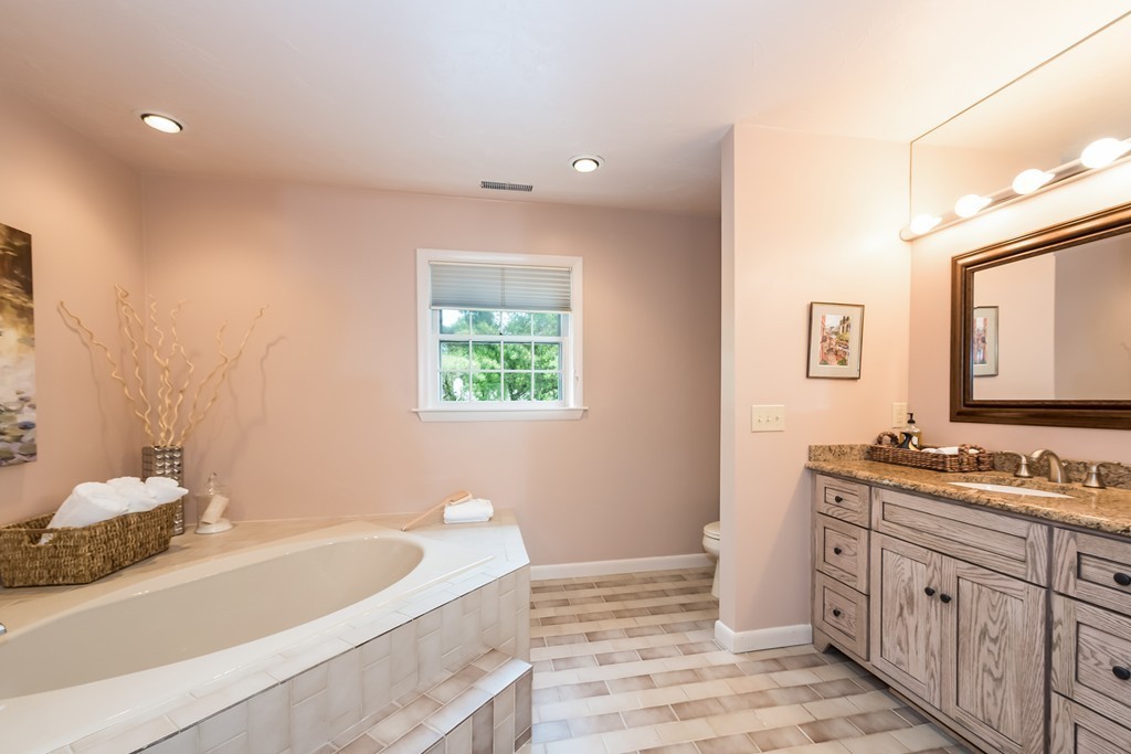 10 Ida Road Marblehead, MA 01945 - Photo 15 of 28