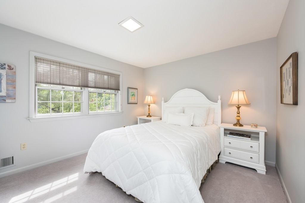 10 Ida Road Marblehead, MA 01945 - Photo 17 of 28