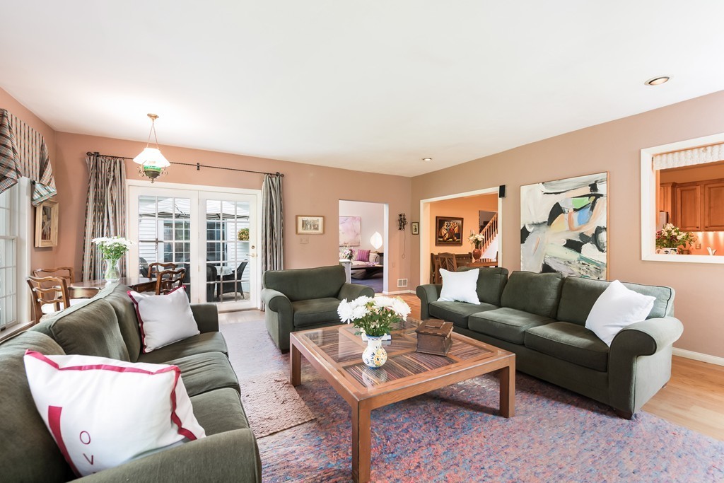 10 Ida Road Marblehead, MA 01945 - Photo 4 of 28
