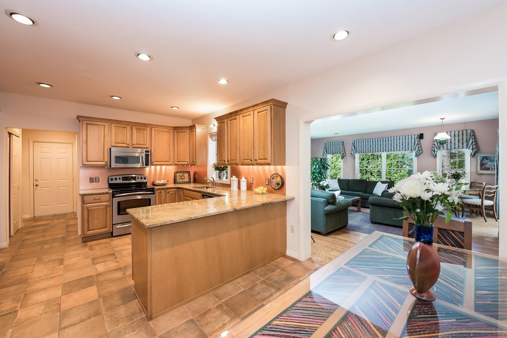 10 Ida Road Marblehead, MA 01945 - Photo 8 of 28