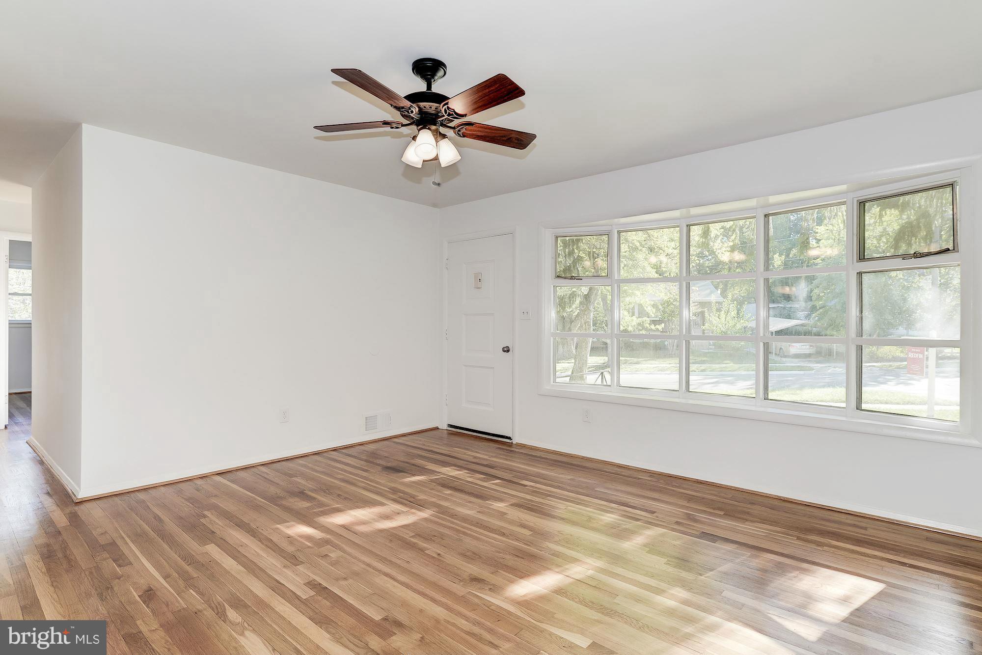 2610 Cory Terrace Silver Spring, MD 20902 - Photo 5 of 24 Living Room