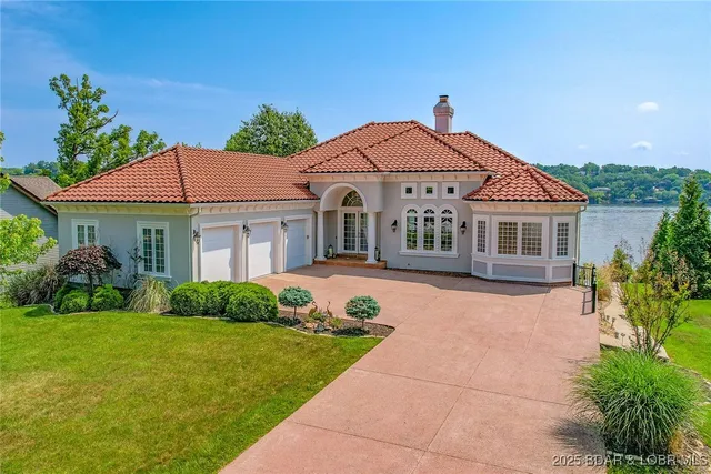 $3,250,000 | 764 Via Del Lago Drive, Sunrise Beach, MO 65079