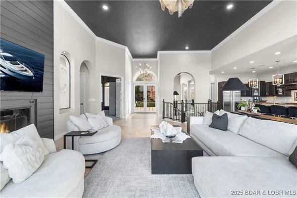 $3,050,000 | 764 Via Del Lago Drive, Sunrise Beach, MO 65079