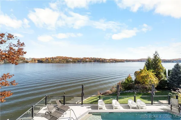 $3,050,000 | 764 Via Del Lago Drive, Sunrise Beach, MO 65079