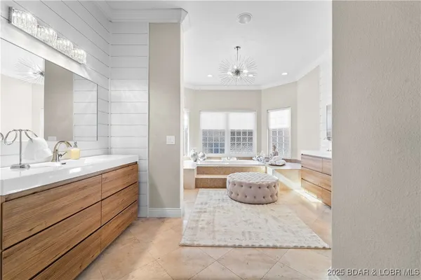 $3,050,000 | 764 Via Del Lago Drive, Sunrise Beach, MO 65079