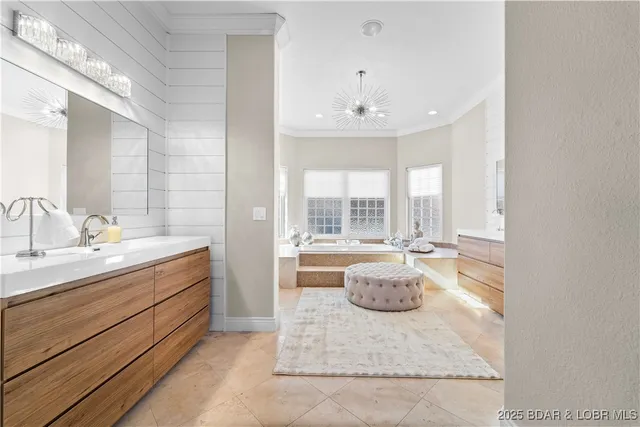 $3,250,000 | 764 Via Del Lago Drive, Sunrise Beach, MO 65079