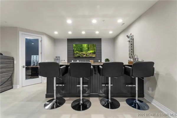 $3,050,000 | 764 Via Del Lago Drive, Sunrise Beach, MO 65079