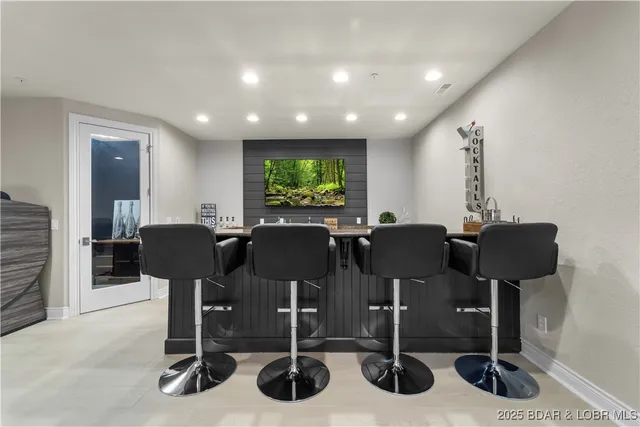 $3,250,000 | 764 Via Del Lago Drive, Sunrise Beach, MO 65079