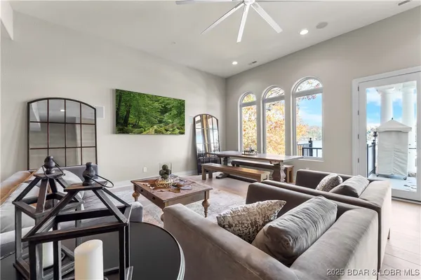 $3,050,000 | 764 Via Del Lago Drive, Sunrise Beach, MO 65079