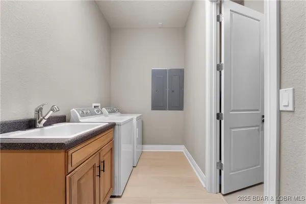 $3,050,000 | 764 Via Del Lago Drive, Sunrise Beach, MO 65079
