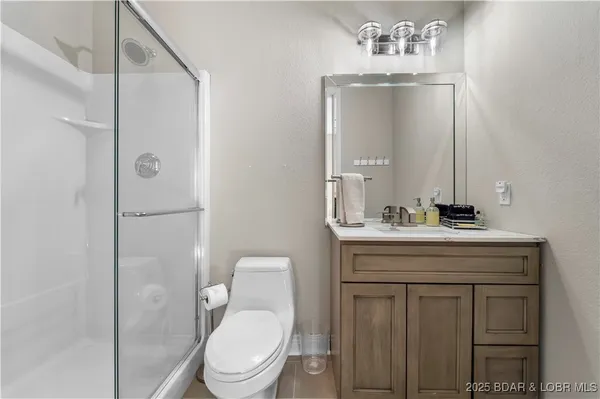 $3,050,000 | 764 Via Del Lago Drive, Sunrise Beach, MO 65079