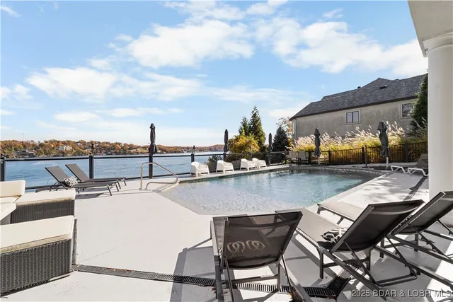 $3,250,000 | 764 Via Del Lago Drive, Sunrise Beach, MO 65079