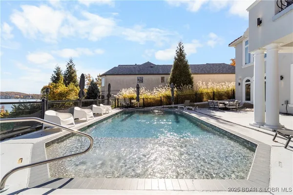 $3,050,000 | 764 Via Del Lago Drive, Sunrise Beach, MO 65079