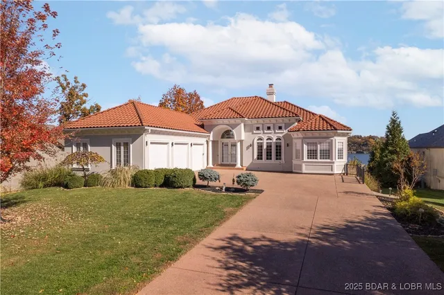 $3,250,000 | 764 Via Del Lago Drive, Sunrise Beach, MO 65079