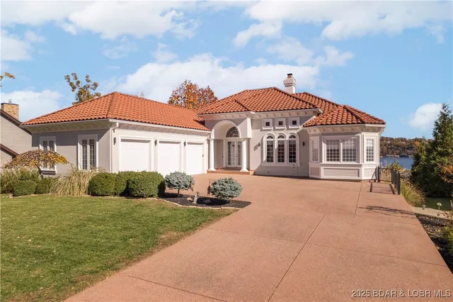$3,250,000 | 764 Via Del Lago Drive, Sunrise Beach, MO 65079