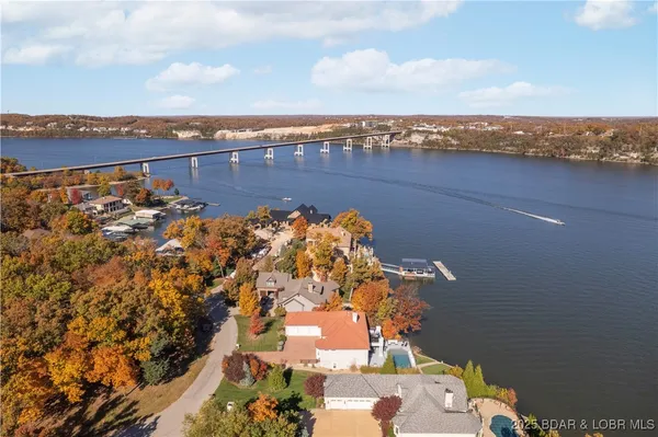 $3,050,000 | 764 Via Del Lago Drive, Sunrise Beach, MO 65079