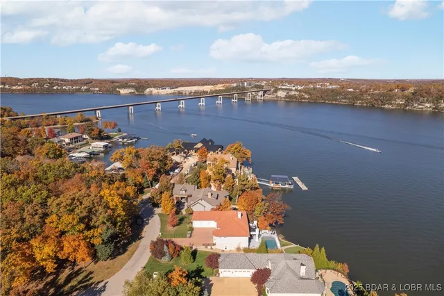 $3,250,000 | 764 Via Del Lago Drive, Sunrise Beach, MO 65079