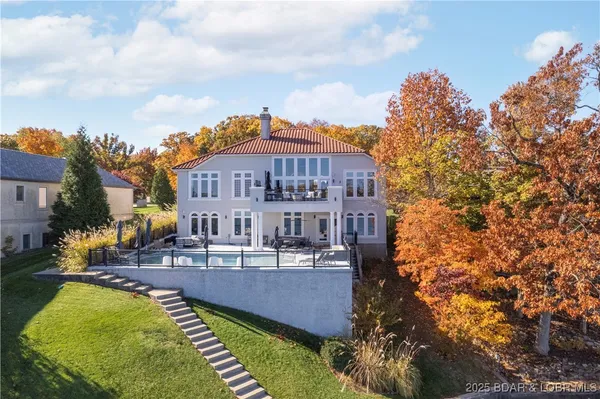 $3,050,000 | 764 Via Del Lago Drive, Sunrise Beach, MO 65079